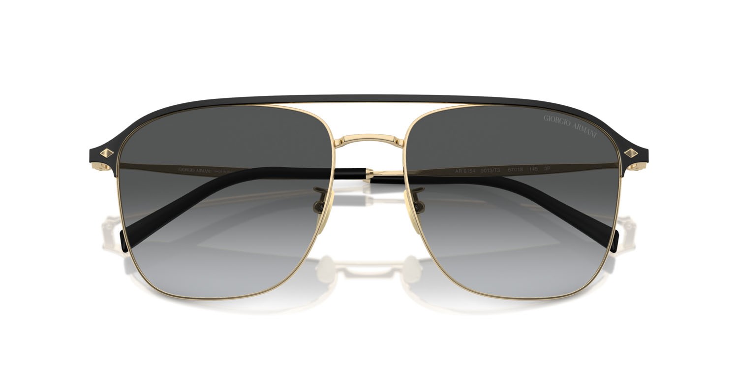 Occhiali da sole Giorgio Armani AR 6154 (3013T3) colore oro pallido forma quadrato lenti grigio sfumato polarizzata