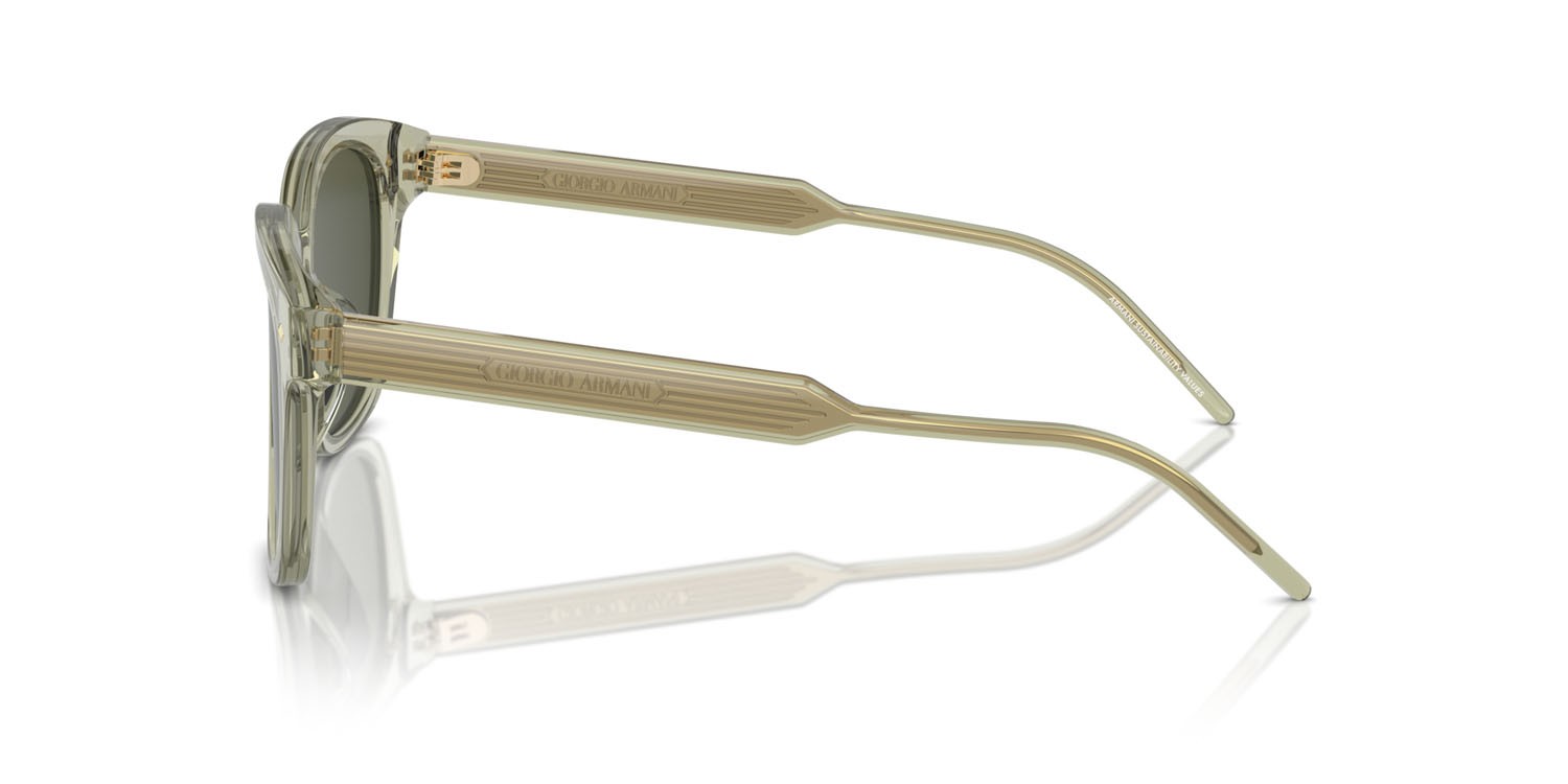 Occhiali da sole Giorgio Armani AR 8210U (608331) colore verde trasparente forma quadrato lenti verde