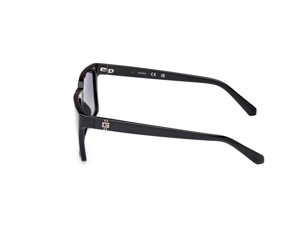 Occhiali da sole Guess GU00084 (01D) colore nero lucido forma quadrato lenti fumo polar.