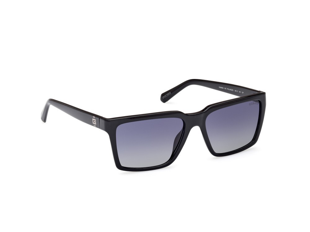 Occhiali da sole Guess GU00084 (01D) colore nero lucido forma quadrato lenti fumo polar.