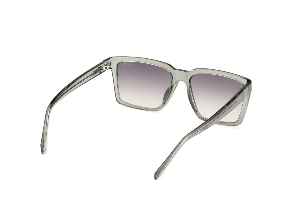 Occhiali da sole Guess GU00084 (93P) colore verde chiaro lucido forma quadrato lenti verde sfumato