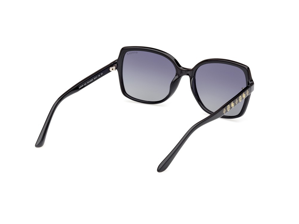 Occhiali da sole Guess GU00100 (01D) colore nero lucido forma quadrato lenti fumo polar.