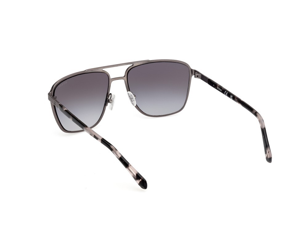 Occhiali da sole Guess GU00210 (07B) colore rutenio scuro satinato lucido  forma navigator lenti fumo grad.