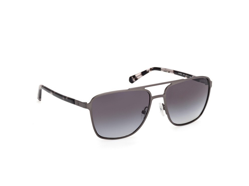Occhiali da sole Guess GU00210 (07B) colore rutenio scuro satinato lucido  forma navigator lenti fumo grad.