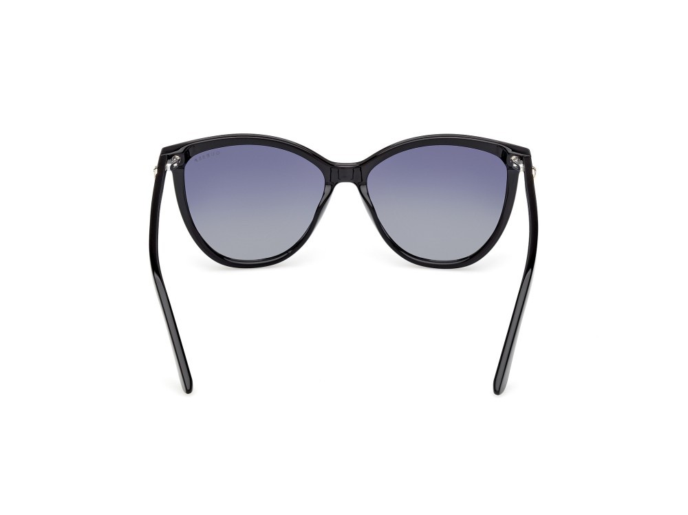Occhiali da sole Guess GU00256 (01D) colore nero lucido forma cat eye lenti fumo polar.