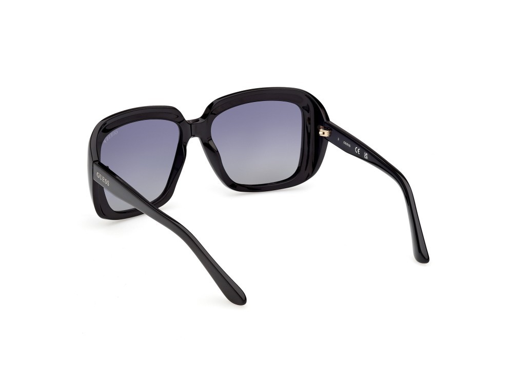 Occhiali da sole Guess GU00288 (01D) colore nero lucido forma quadrato lenti fumo polar.