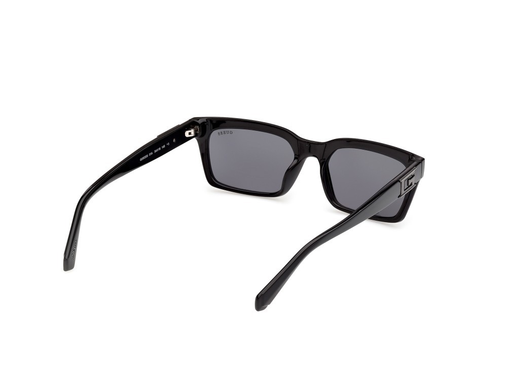Sonnenbrillen Guess GU00300 (01A) farbe nero lucido form rechteckig gläser fumo