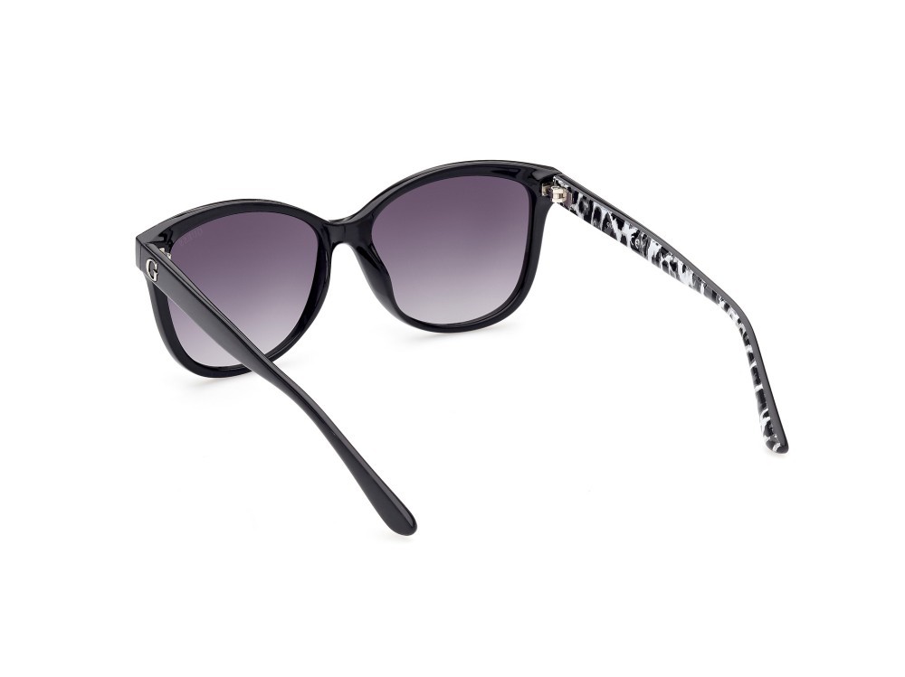 Occhiali da sole Guess GU7828 (01B) colore nero lucido forma quadrato lenti fumo grad.