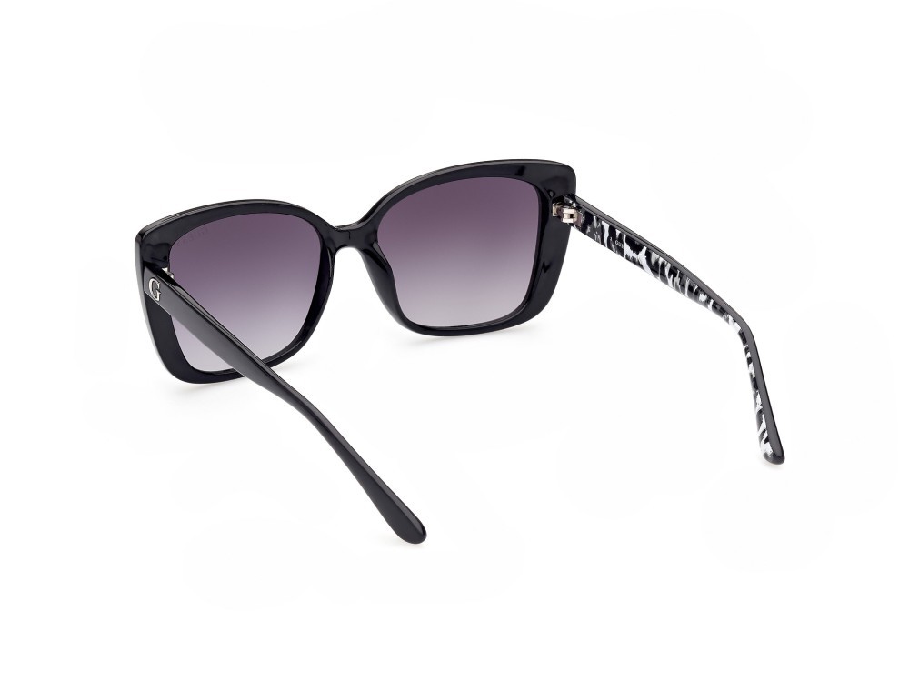 Occhiali da sole Guess GU7829 (01B) colore nero lucido forma quadrato lenti fumo grad.