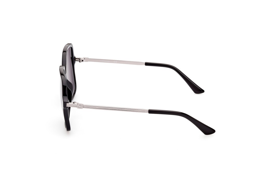 Occhiali da sole Guess GU7845 (01B) colore nero lucido forma quadrato lenti fumo grad.