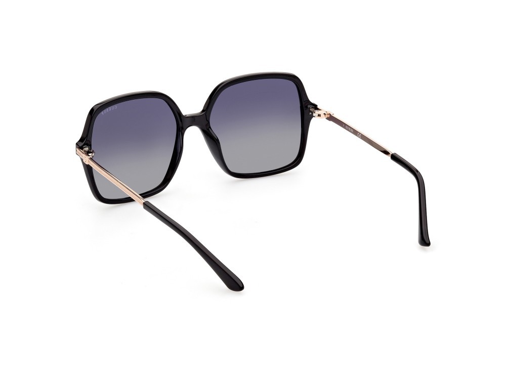 Occhiali da sole Guess GU7845 (01D) colore nero lucido forma quadrato lenti fumo polar.