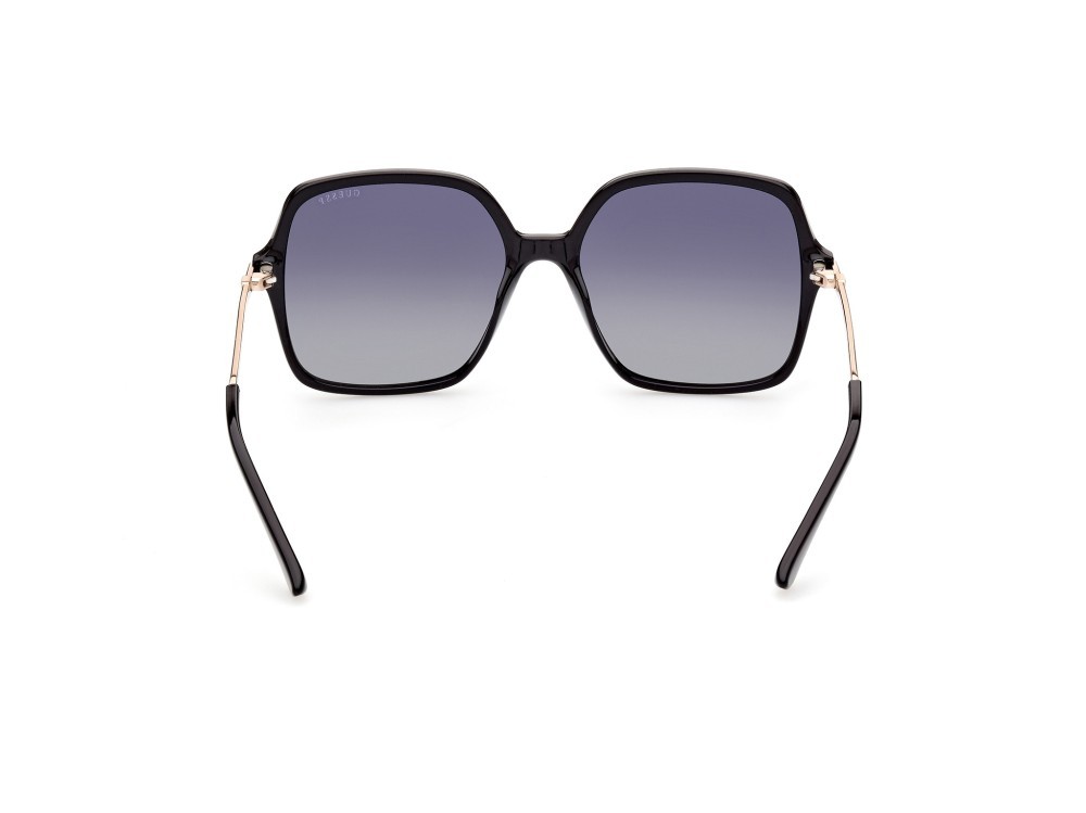 Occhiali da sole Guess GU7845 (01D) colore nero lucido forma quadrato lenti fumo polar.