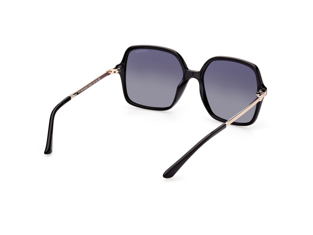 Occhiali da sole Guess GU7845 (01D) colore nero lucido forma quadrato lenti fumo polar.