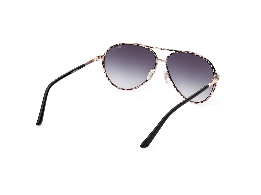 Occhiali da sole Guess GU7847 (28B) colore oro rosè lucido  forma aviator lenti fumo grad.