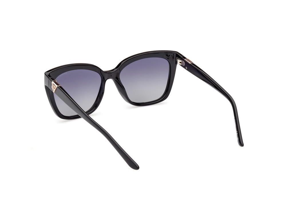 Occhiali da sole Guess GU7878 (01D) colore nero lucido forma quadrato lenti fumo polar.