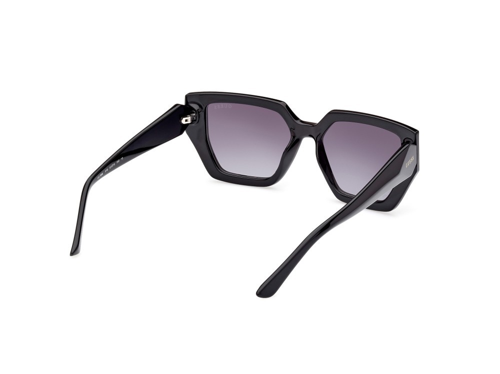 Occhiali da sole Guess GU7896 (01B) colore nero lucido forma geometrico lenti fumo grad.