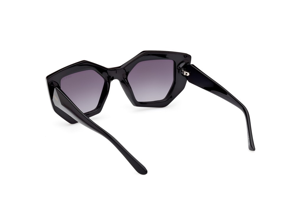 Occhiali da sole Guess GU7897 (01B) colore nero lucido forma geometrico lenti fumo grad.