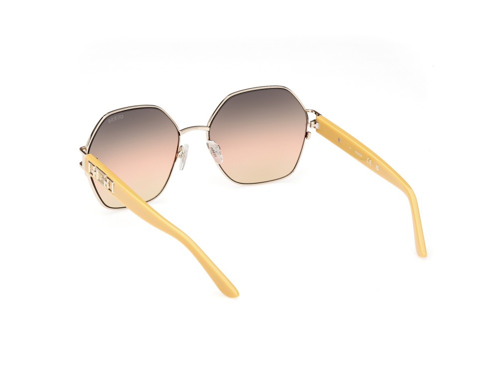 Occhiali da sole Guess GU7913 (33F) colore oro pallido lucido - giallo forma geometrico lenti marrone sfumato