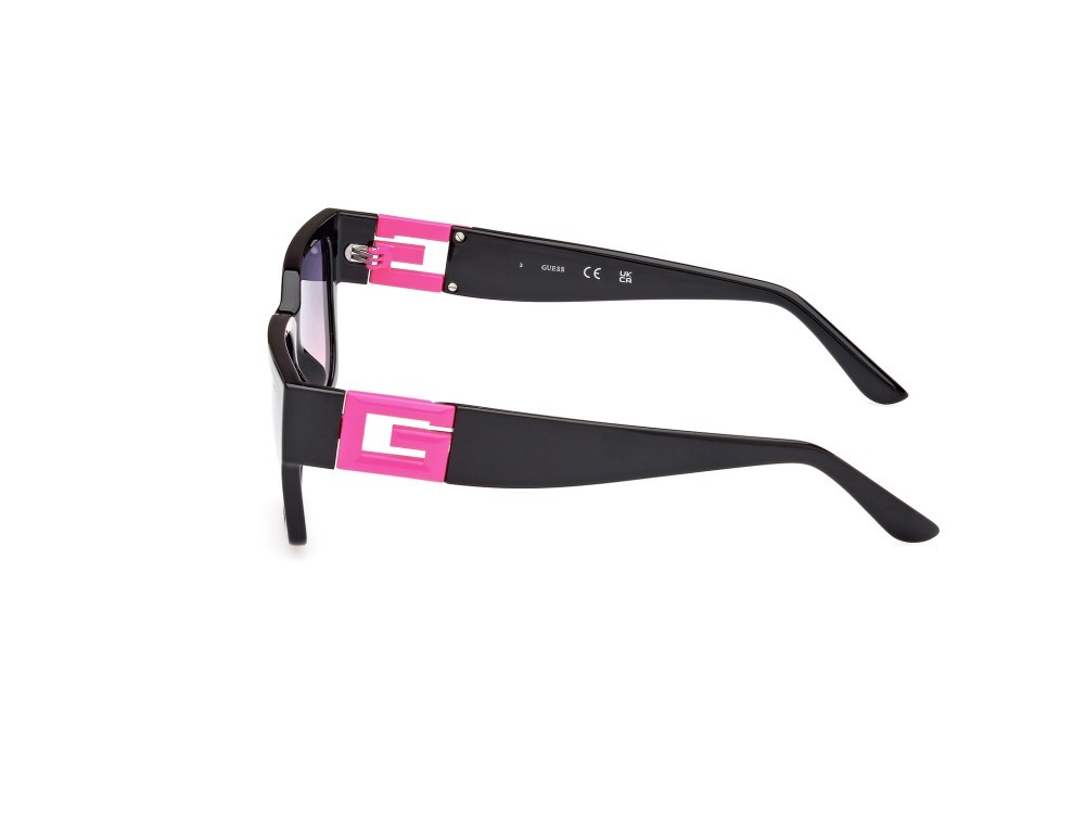 Occhiali da sole Guess GU7916 (74T) colore nero lucido forma quadrato lenti bordeaux sfumato