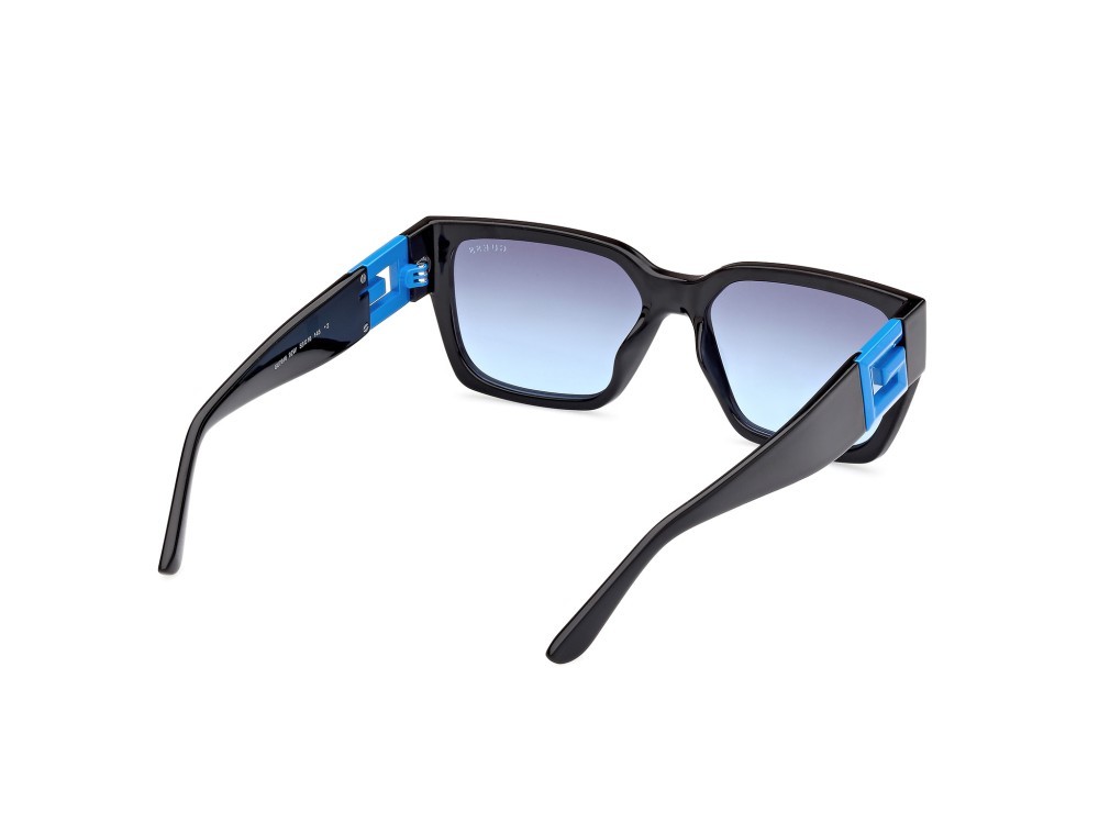Occhiali da sole Guess GU7916 (92W) colore nero lucido forma quadrato lenti blu sfumato