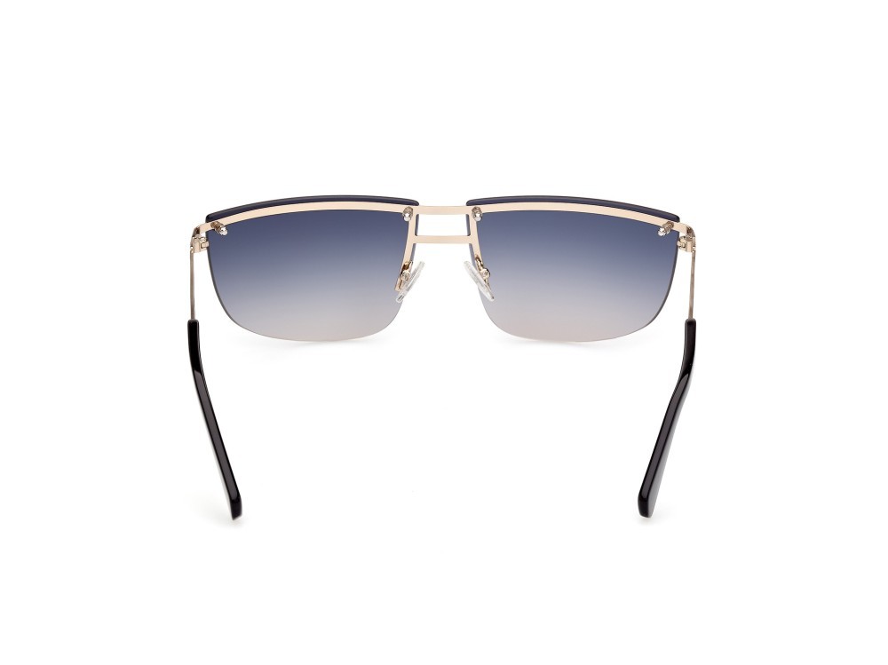 Occhiali da sole Guess GU8256 (32B) colore oro  forma rettangolare lenti fumo grad.