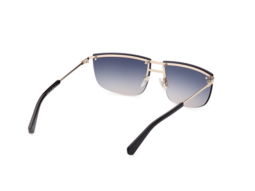 Occhiali da sole Guess GU8256 (32B) colore oro  forma rettangolare lenti fumo grad.