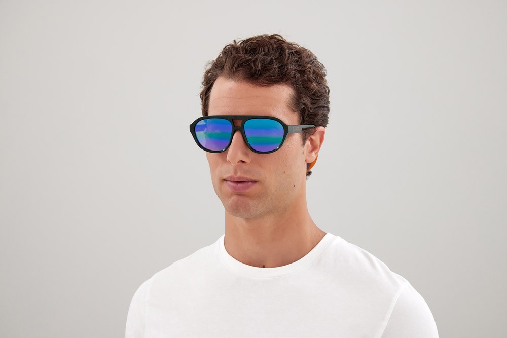 Occhiali da sole Gucci GG1239S-003 colore verde forma aviator lenti grigio
