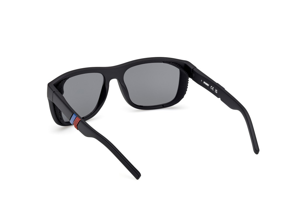 Occhiali da sole K-Way KW0016 (02D) colore nero opaco forma rettangolare lenti fumo polar.