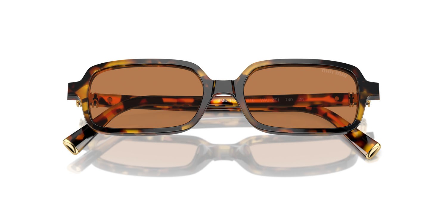 Occhiali da sole Miu Miu MU 11ZS (VAU2Z1) colore havana miele forma rettangolare lenti marrone
