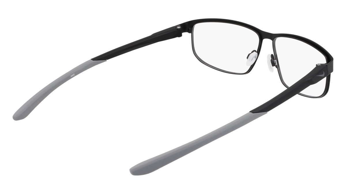 Brillen Nike NIKE 8157 N (001) farbe matte black/smoke grey form rechteckig 