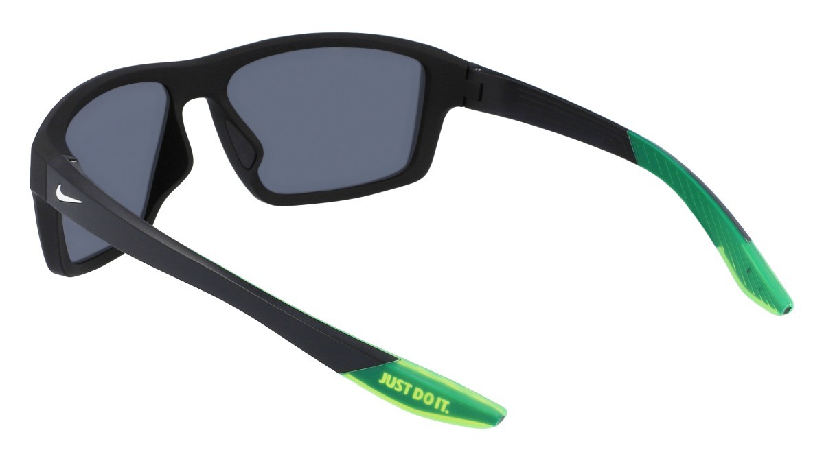Sonnenbrillen Nike NIKE BRAZEN FURY FJ2259 (010) farbe matte black/dark grey form rechteckig 