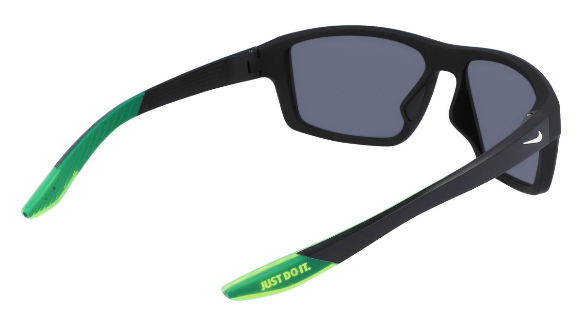 Sonnenbrillen Nike NIKE BRAZEN FURY FJ2259 (010) farbe matte black/dark grey form rechteckig 