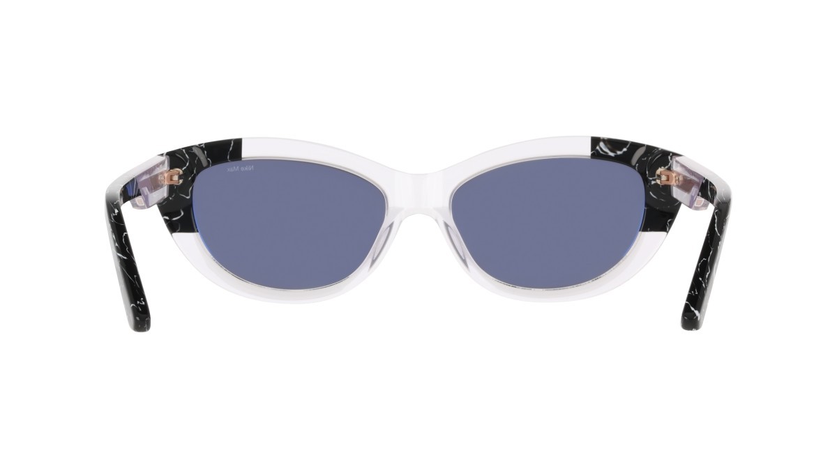 Sonnenbrillen Nike NIKE CRESCENT FAWN IH0918X (900) farbe clear / grey form cat-eye gläser solid grey (max+)