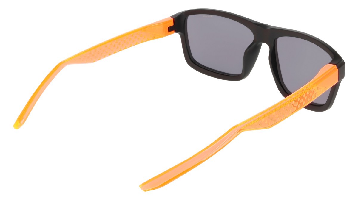 Sunglasses Nike NIKE LIVEFREE TEMPO N IU8040X (011) color matte black / chrome mirror shape rectangular lenses grey with silver flash