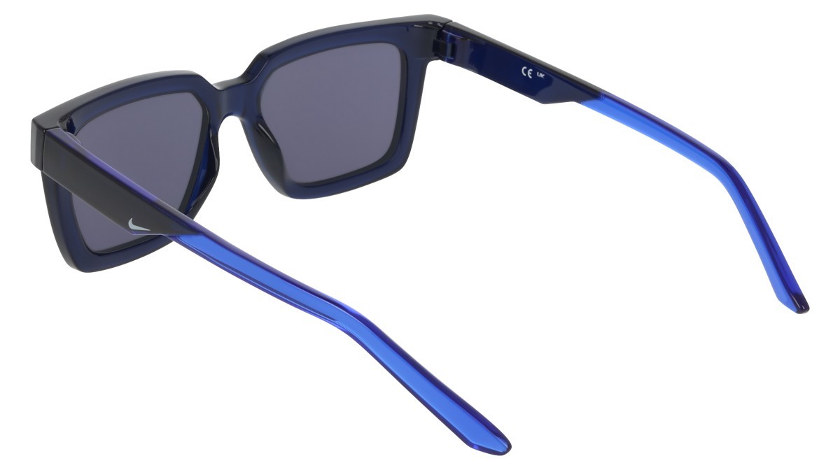 Occhiali da sole Nike NIKE TIDE COSMIC IB3681X (410) colore midnight navy / blue forma quadrato lenti solid blue