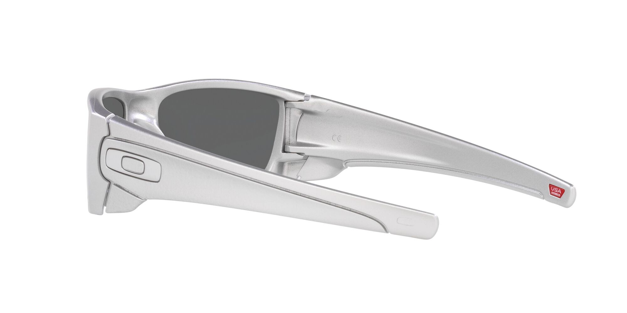 Sonnenbrillen Oakley Fuel Cell OO 9096 (9096M6) farbe x-silver form rechteckig gläser prizm black