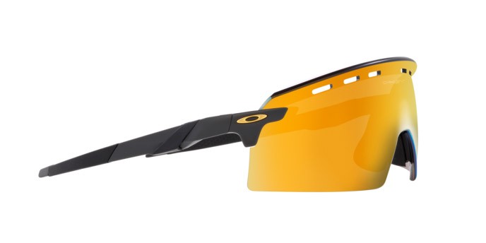 Occhiali da sole Oakley Encoder Strike Vented OO 9235 (923506) colore carbonio opaco forma mask lenti prizm 24k