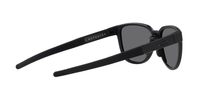 Occhiali da sole Oakley Actuator OO 9250 (925002) colore nero opaco forma rettangolare lenti prizm black polarized