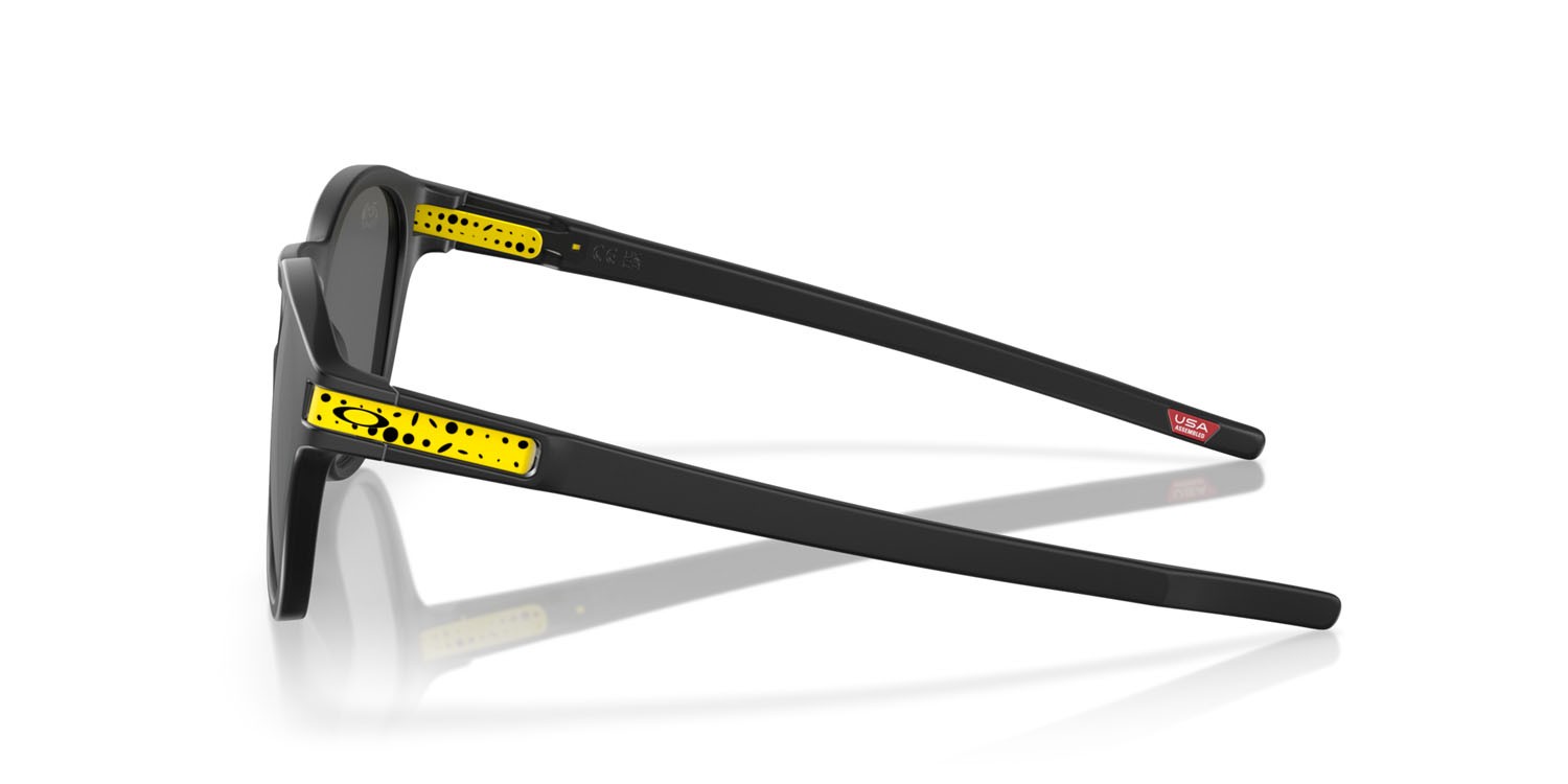 Sonnenbrillen Oakley Latch Tour de France OO 9265 (926569) farbe black ink opaco form rund gläser prizm black
