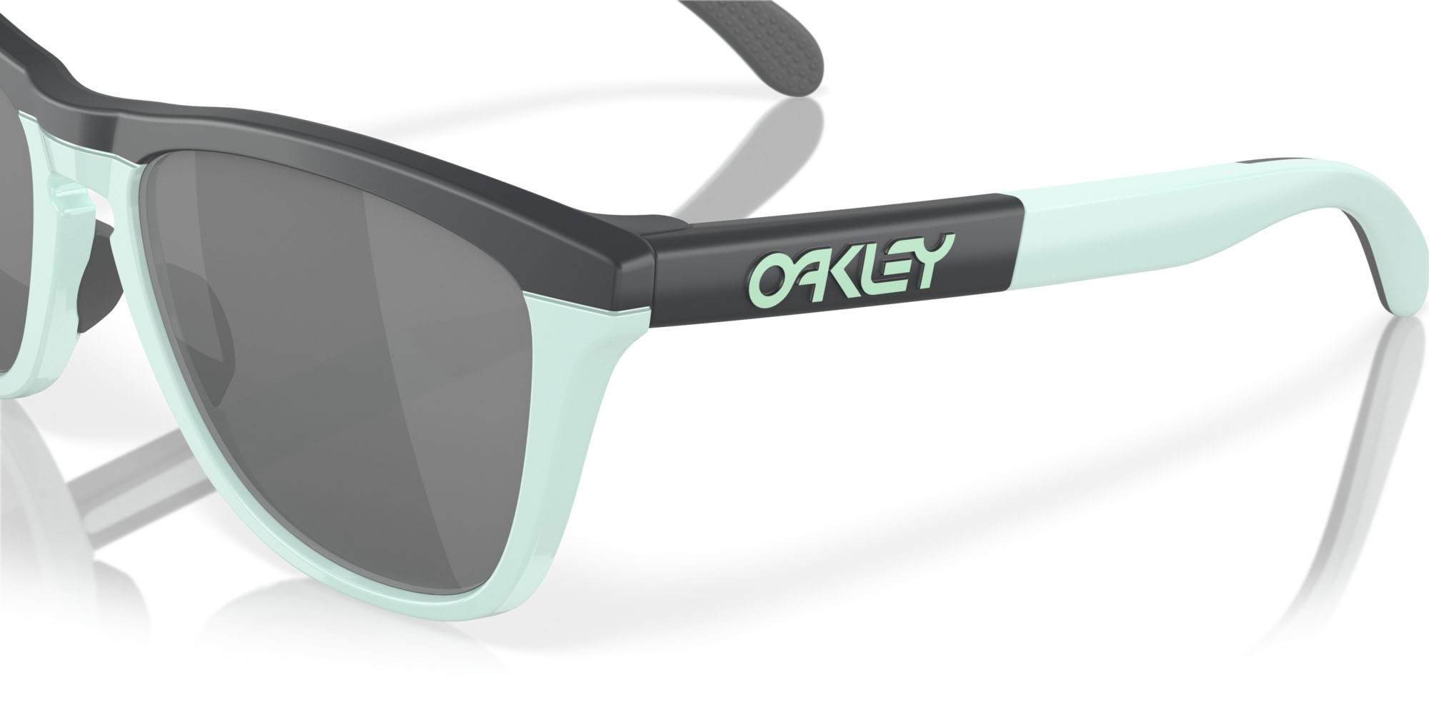 Sonnenbrillen Oakley Frogskins Range OO 9284 (928403) farbe matte carbon/blue milkshake form rund gläser prizm black