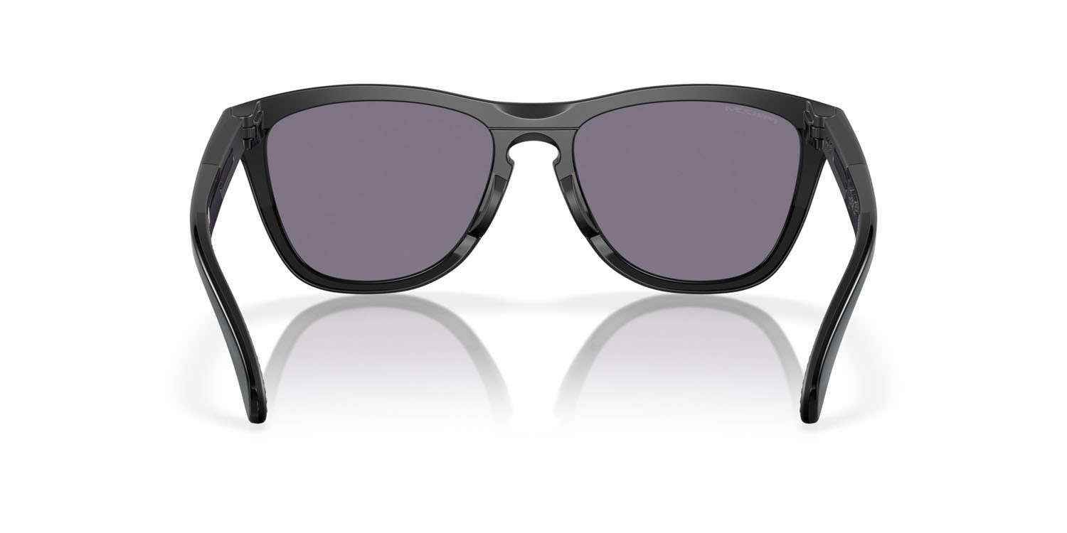Occhiali da sole Oakley Frogskins Range OO 9284 (928411) colore nero opaco forma quadrato lenti prizm grey