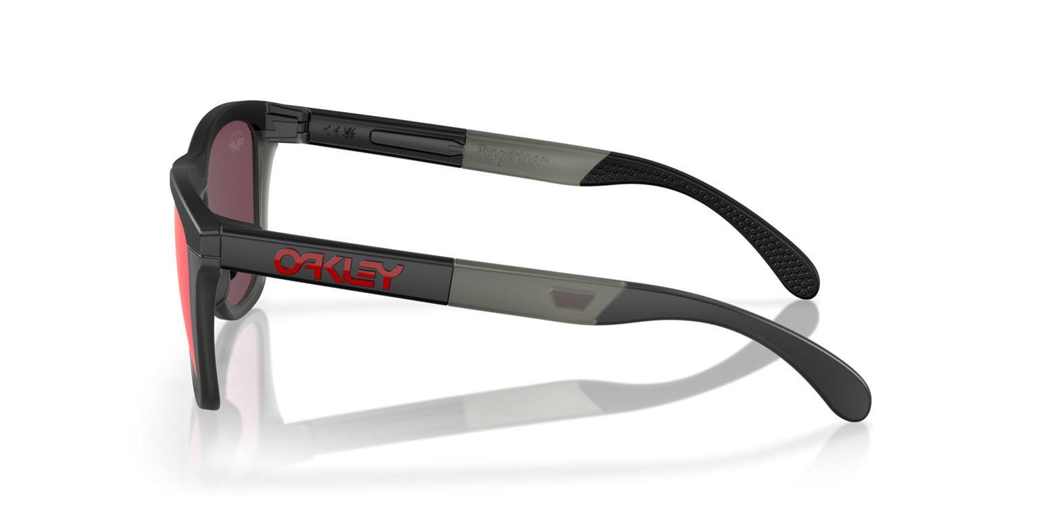 Occhiali da sole Oakley Frogskins Range Maverick Viñales OO 9284 (928413) colore matte black/matte grey smoke forma quadrato lenti prizm road