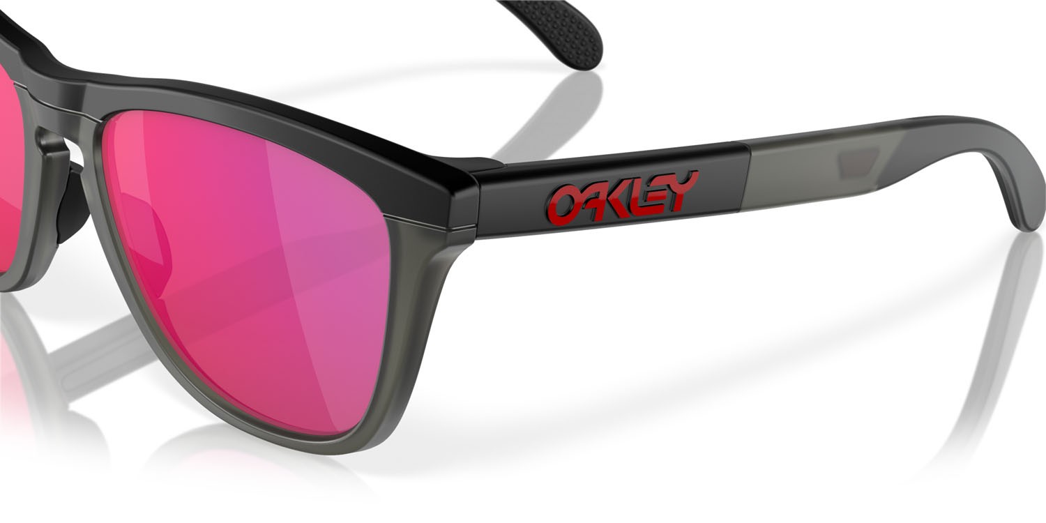 Occhiali da sole Oakley Frogskins Range Maverick Viñales OO 9284 (928413) colore matte black/matte grey smoke forma quadrato lenti prizm road