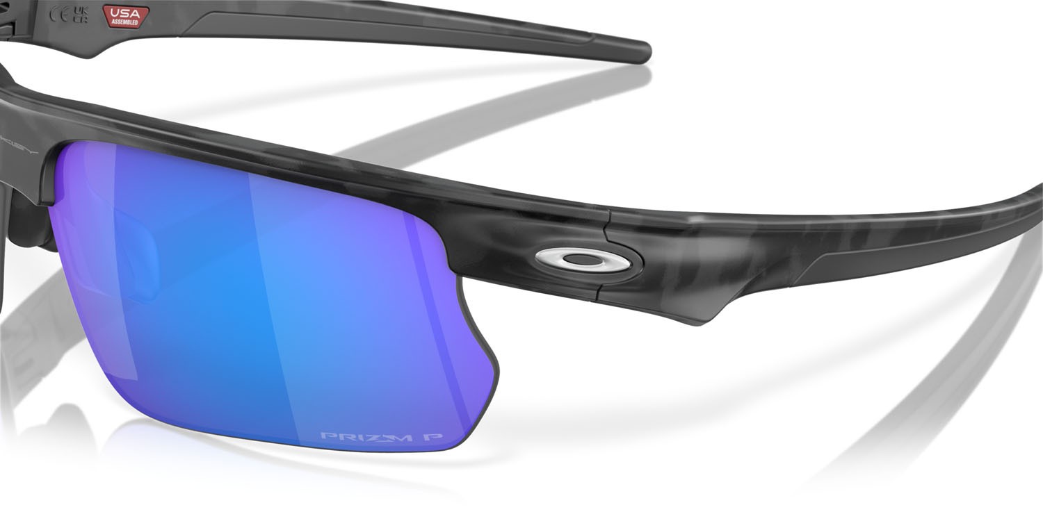 Sunglasses Oakley Bisphaera OO 9400 (940005) color matte grey camo shape rectangle lenses prizm sapphire polarized
