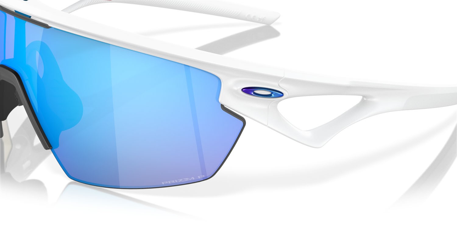 Sonnenbrillen Oakley Sphaera OO 9403 (940302) farbe bianco opaco form maske gläser prizm sapphire polarized