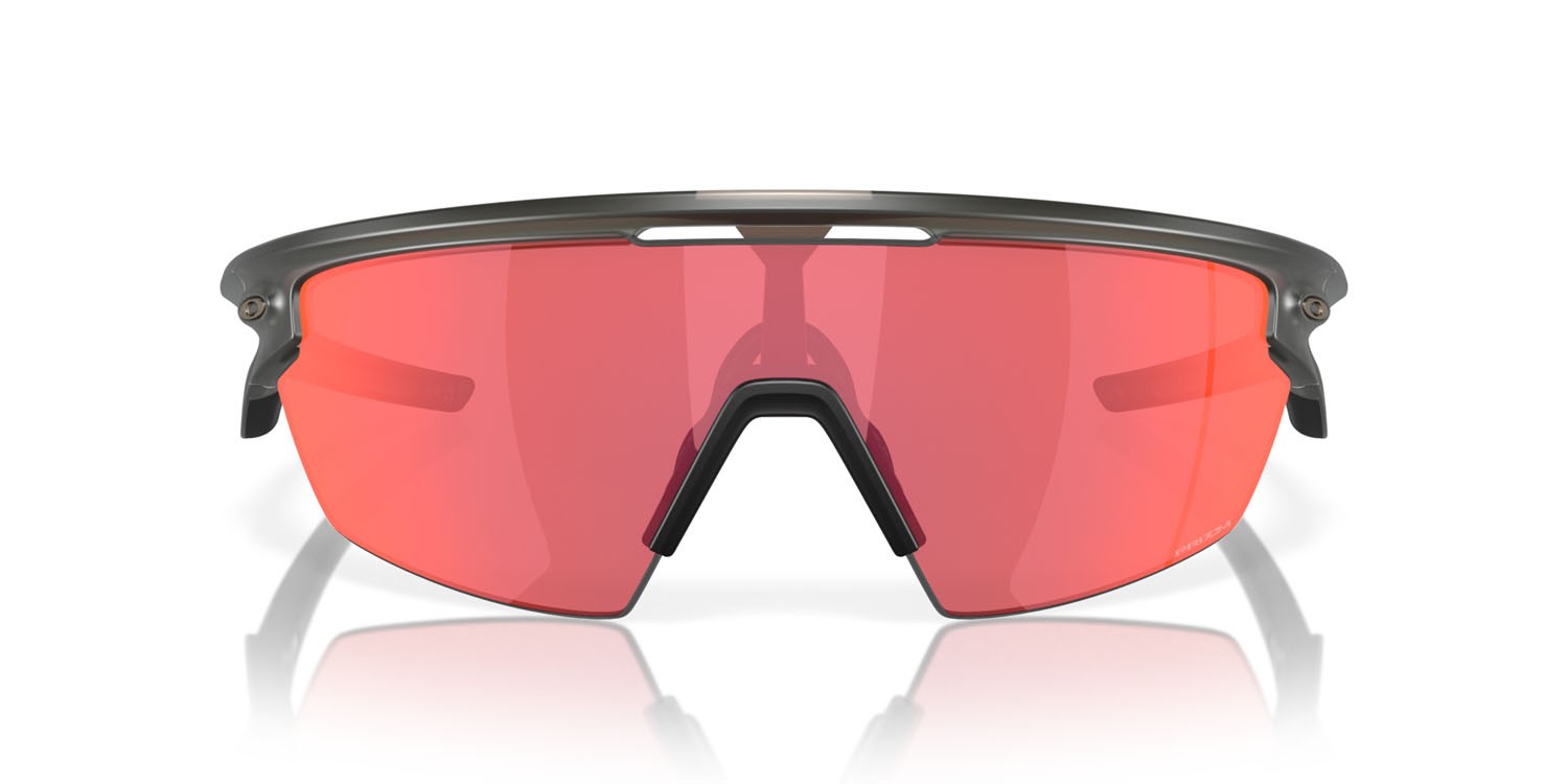 Occhiali da sole Oakley Sphaera OO 9403 (940309) colore grigio fumo opaco forma mask lenti prizm trail torch