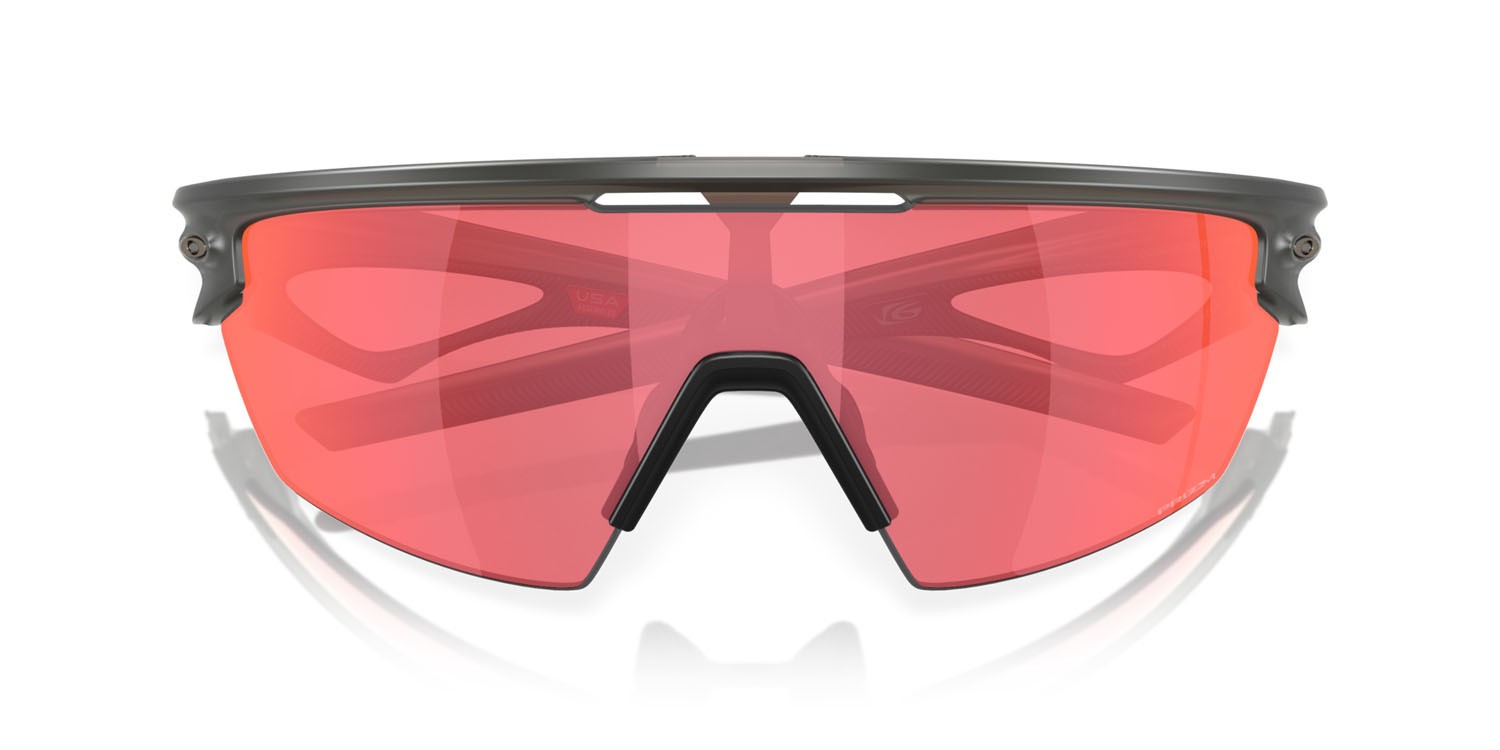 Occhiali da sole Oakley Sphaera OO 9403 (940309) colore grigio fumo opaco forma mask lenti prizm trail torch