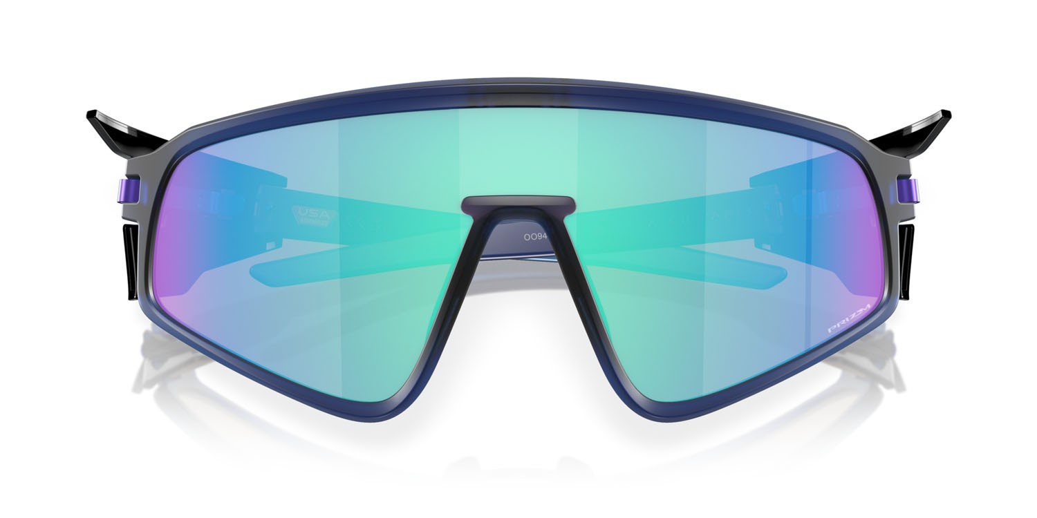 Sonnenbrillen Oakley Latch Panel OO 9404 (940406) farbe blu navy opaco trasparente form maske gläser prizm sapphire