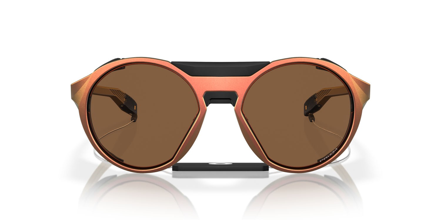 Occhiali da sole Oakley Clifden OO 9440 (944023) colore matte red gold colorshift forma rotondo lenti prizm bronze