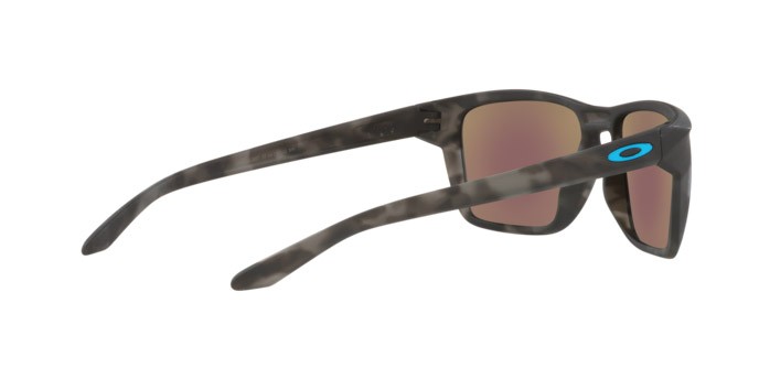 Sonnenbrillen Oakley Sylas OO 9448 (944828) farbe matte black tortoise form rechteckig gläser prizm sapphire polarized